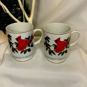 Set of 2 vintage LEFTON Christmas Cardinal mugs